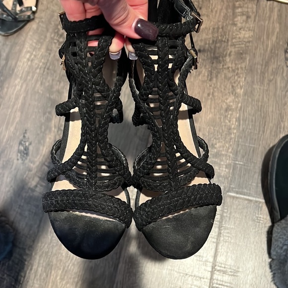 Aldo black braided zip up buckle heels - Picture 3 of 14